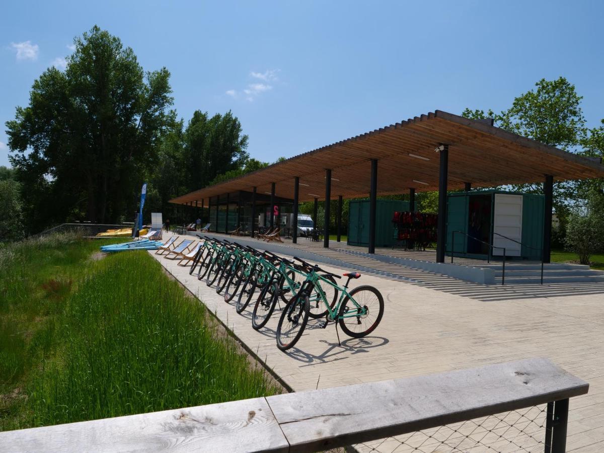Tente Lodge Pour 5 Personnes En Bordure De La Riviere Allier Au Sein D'Un Petit Camping Saint-Yorre Eksteriør bilde