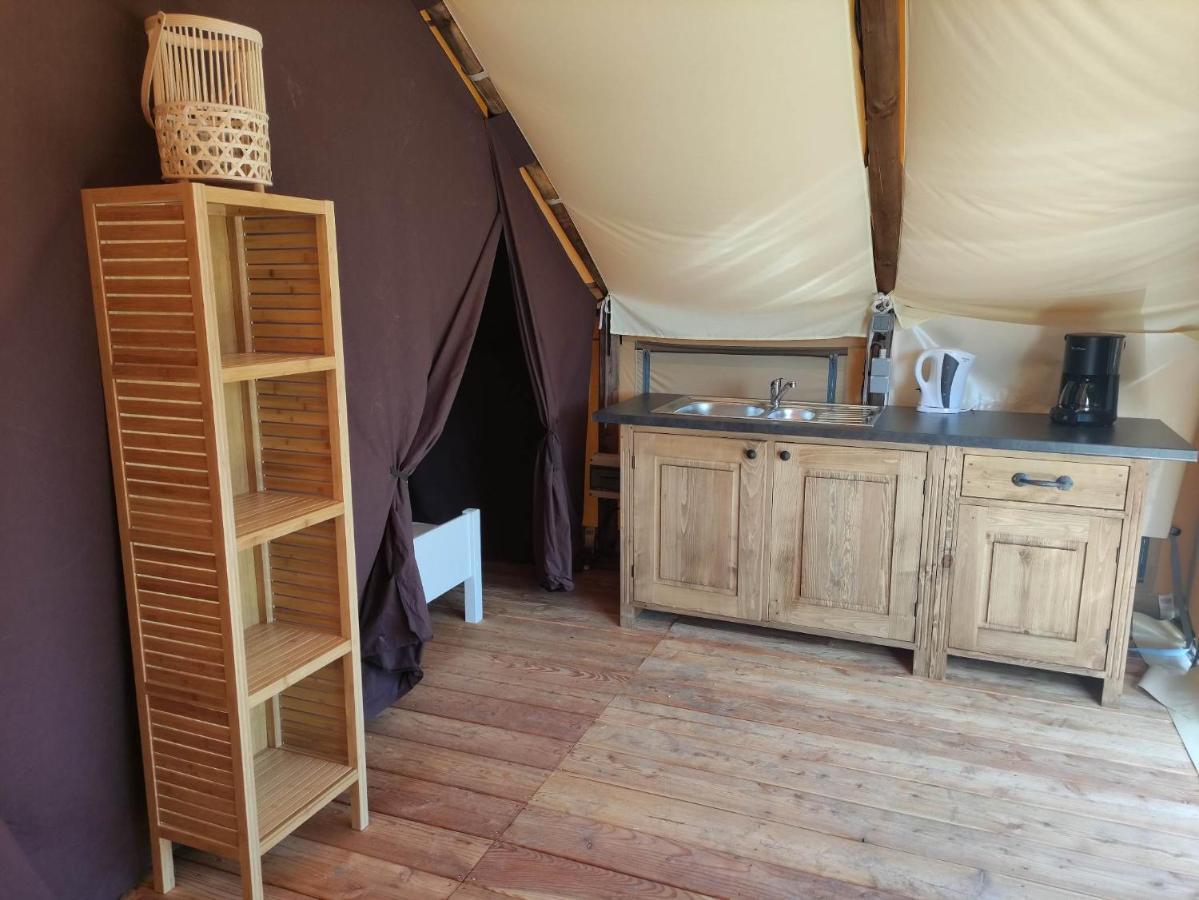 Tente Lodge Pour 5 Personnes En Bordure De La Riviere Allier Au Sein D'Un Petit Camping Saint-Yorre Eksteriør bilde